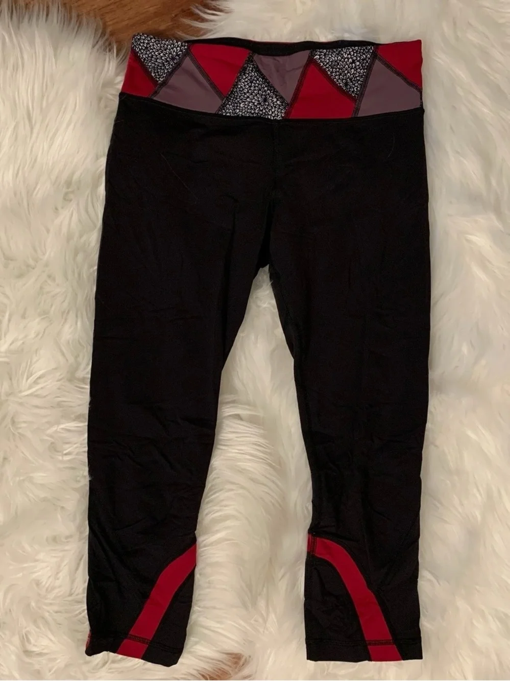 Lululemon Run: Inspire Crop ll 21” Fa14 Quilt 28 Bumble Berry Sz 6